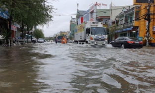 Miền Trung có khả năng sắp hứng thêm bão, mưa lớn kéo dài hết tháng 10