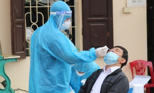 Sau khi ghi nhận hàng loạt F0 cộng đồng, Hà Nội nâng cấp độ dịch từ 'xanh' lên 'vàng'