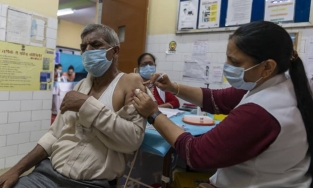 Tổ chức Y tế thế giới WHO cấp phép khẩn cấp cho vaccine Covaxin của Ấn Độ