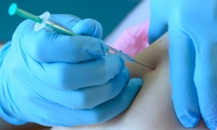 Từ tháng 12 sẽ tiêm mũi 3 vaccine Covid-19 cho người dân