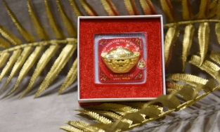 Giá vàng hôm nay 3/12: Giá vàng trong nước vẫn cao trong khi vàng thế giới tiếp tục giảm