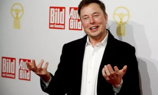Tỉ phú giàu nhất thế giới Elon Musk thành kẻ không nhà
