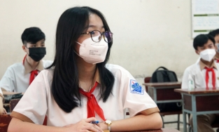 TP HCM: Lớp 9 và 12 tiếp tục đến trường sau 25/12