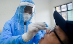 Mắc Covid chủng Delta có thể tái nhiễm chủng Omicron hay không?