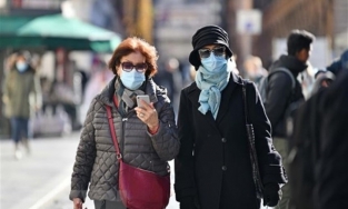 Khẩu trang vải không ngăn được biến thể Omicron, chuyên gia chỉ ra khẩu trang phù hợp