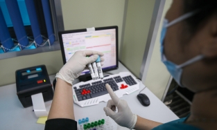 Việt Nam ghi nhận ca nhiễm biến chủng Omicron đầu tiên, đã nhập cảnh từ 9 ngày trước