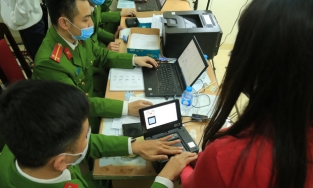 Bị chậm trả thẻ CCCD, từ ngày mai người dân cần gọi ngay số điện thoại này