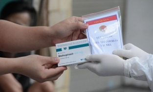 Người dân có nên dự trữ thuốc điều trị Covid-19 khi F0 tăng cao?