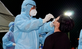 Chuyên gia lý giải nguyên nhân nhiều F0 tái nhiễm sau chưa đầy 2 tháng