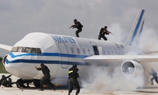 Đề xuất Bộ trưởng Bộ Công an được quyền dừng chuyến bay trong tình huống khẩn cấp