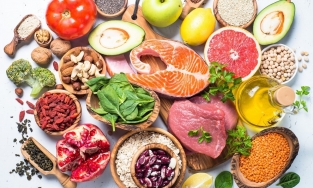 Bộ Y tế khuyến cáo chế độ ăn của F0 cần giảm muối, đường