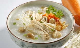  BS.CKII Nguyễn Viết Quỳnh Thư giải đáp tin đồn mắc Covid-19 không được ăn thịt gà