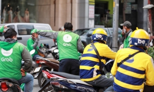 Xe công nghệ tăng giá cước: Những băn khoăn chưa có lời giải thỏa đáng