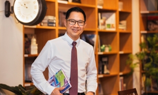 Chân dung người bố danh tiếng của nhà thiết kế Lý Quý Khánh:  giáo sư, doanh nhân Lý Quý Trung