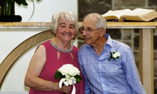 Cụ ông 84 tái hôn với mối tình đầu năm 16 tuổi sau 70 năm mỗi người mỗi ngả