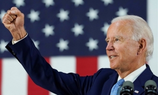 Tân tổng thống Mỹ Joe Biden nhận bao nhiêu tiền lương hàng năm?