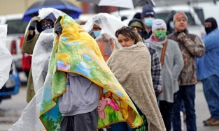 Bang Texas chìm trong băng giá, tổng thống Biden sẽ tuyên bố tình trạng thảm họa khẩn cấp