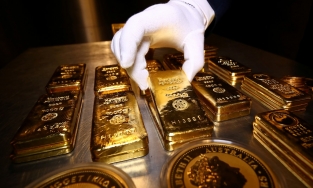 Giá vàng hôm nay 28/2: Vàng trong nước ổn định, vàng thế giới tiếp tục 'đà trượt'