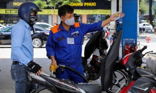 Giá xăng chiều 12/3: Tăng lên mức cao nhất trong vòng một năm trở lại đây