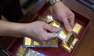 Giá vàng hôm nay 18/3: Vàng trong nước tăng đột biến