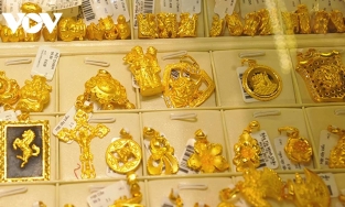 Giá vàng hôm nay 24/3: USD lại tăng kéo giá vàng biến động trái chiều