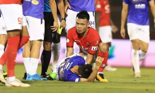 Hoàng Thịnh sẽ phải đối mặt với những án phạt nào sau pha 'đốn hạ' khiến Hoàng Dũng gẫy chân