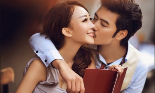 10 điểm nhận biết phụ nữ đang ngoại tình nơi công sở