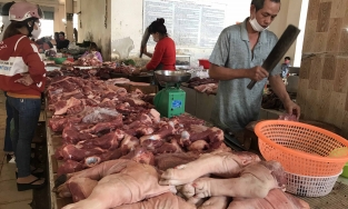 Giá thịt lợn hôm nay 9/4: Miền Bắc và Miền Trung giảm giá, miền Nam ổn định