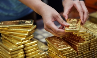 Giá vàng hôm nay 9/4: Tiếp tục tăng cao trong khi vàng thế giới đảo chiều giảm