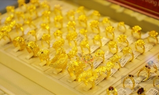 Giá vàng hôm nay 19/4: Tiếp tục giữ đà tăng sau một tuần 'sốt'