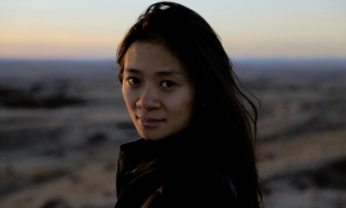 Chloé Zhao: Vẻ đẹp của sự mộc mạc lên ngôi trong lòng Hollywood hào nhoáng