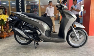 Honda SH 350i nhập Ý đầu tiên tại Việt Nam có giá 328 triệu đồng, đắt liệu có xắt ra miếng?