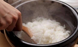 5 sai lầm khi nấu cơm thường gặp phải của người Việt
