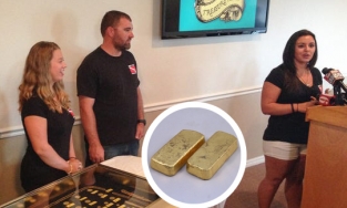 Hai đứa trẻ nhặt được vàng trị giá 4 tỷ khi sang nhà ông bà 'trốn' Covid-19