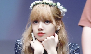 Góc dễ thương: Lisa tặng bao lì xì 'số đẹp', thể hiện sự tinh tế và gửi gắm lời chúc ý nghĩa cho học trò