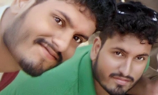 Cặp song sinh Ấn Độ cùng nhau lớn lên, cùng qua đời vì mắc Covid-19