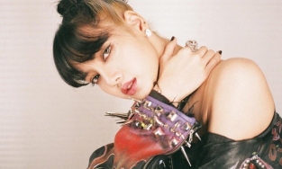 Lisa đích thân 'bật mí' về  màn solo debut, không phải 1 bài mà là nguyên cả album khiến fan sướng rơn