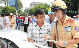 Những lỗi thường gặp và mức phạt mới nhất năm 2021 đối với người tham gia giao thông bằng ô tô