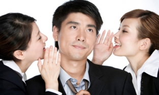 Bộ Nội vụ ra bộ quy tắc về ứng xử: Cấm công chức nịnh sếp hoặc đưa thông tin chưa kiểm chứng lên mạng xã hội