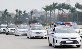 Không nhường đường hoặc cản trở  xe ưu tiên sẽ bị tước bằng lái 4 tháng