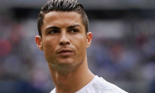 Liên tục bị đặt dấu hỏi về tương lại, Ronaldo viết tâm thư bày tỏ sự bực tức và yêu cầu tất cả phải trật tự