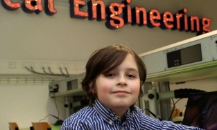 Thiên tài  người Bỉ 11 tuổi đã tốt nghiệp đại học muốn tìm kiếm 'cuộc sống bất tử'