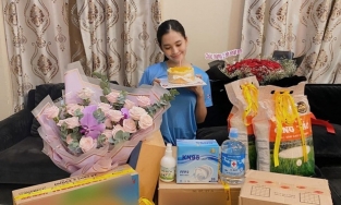 Hoa Hậu Tiểu Vy đón sinh nhật tuổi 21 ngập quà là nhu yếu phẩm, 'hot' nhất là xấp tiền mặt dày cộp của một nhân vật quyền lực