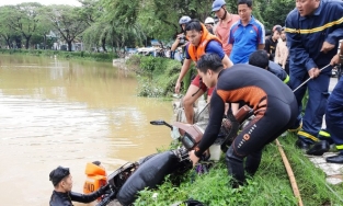 Chuyện hy hữu: Hai cụ già may mắn thoát nạn khi lao xe xuống sông An Cựu