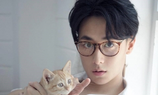 Đi cắt tóc giống Rocker Nguyễn, thanh niên nhận cái kết đắng