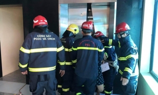 Giải cứu thành công 38 người mắc kẹt trong thang máy tại Hà Nội