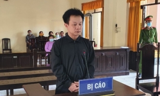 Mua tiền giả tặng bạn bè, nam thanh niên lãnh 5 năm tù