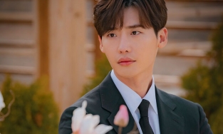 Lee Jong Suk chính thức xuất ngũ vào hôm nay, 2/1