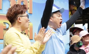 Cố danh hài Chí Tài từng giấu chuyện bị chấn thương để mang về 72 triệu cho người nghèo