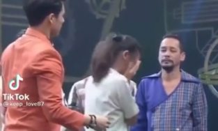 Nữ sinh bất ngờ giật người liên tục sau khi được ôm thần tượng tại sân khấu